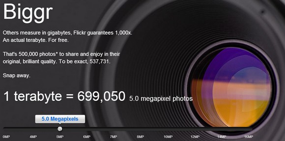 Deslizando la barra es posible ver cuantas fotografías pueden ser contenidas en el terabyte de espacio ofrecido por Flickr, dependiendo de su resolución.