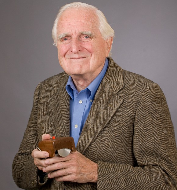 Douglas Engelbart falleció el martes 2 de julio de 2013, a los 88 años de edad (Fotografía: Stanford Research Institute)