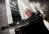 El servidor de Wikileaks está en venta en eBay Banhof 728