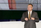 Según filtración, Stephen Elop planea grandes cambios para Microsoft shutterstock_96503699_matthi.jpg