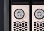 Fujitsu presenta sistema de almacenamiento para la pequeña empresa CELVIN NAS 800px