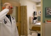 Hospital comienza a utilizar versión adaptada y mejorada de Google Glass GoogleGlass_hospital 800px
