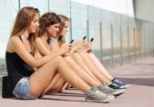 Los adictos a los smartphones consultan apps más de 60 veces al día shutterstock_151129376_Antonio Guillem