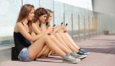 Los adictos a los smartphones consultan apps más de 60 veces al día shutterstock_151129376_Antonio Guillem