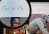 Nueva patente de Samsung revela dispositivo parecido a Google Glass, con audífono shutterstock_181357442_Gil C
