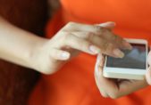 La primera app gratuita para llamar a teléfonos de emergencia de 200 países consigue 5.000 descargas en dos semanas shutterstock_182890928_SixApril