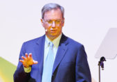 Eric Schmidt visita Cuba para promover una Internet libre y abierta shutterstock_96332540_catwalker
