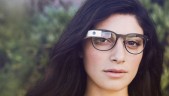 Presentan 8 aplicaciones empresariales para Google Glass Mujer con gafas Google Glass