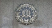 El FBI pide apoyo legislativo para instalar puerta trasera en Android e iOS fbi_890px