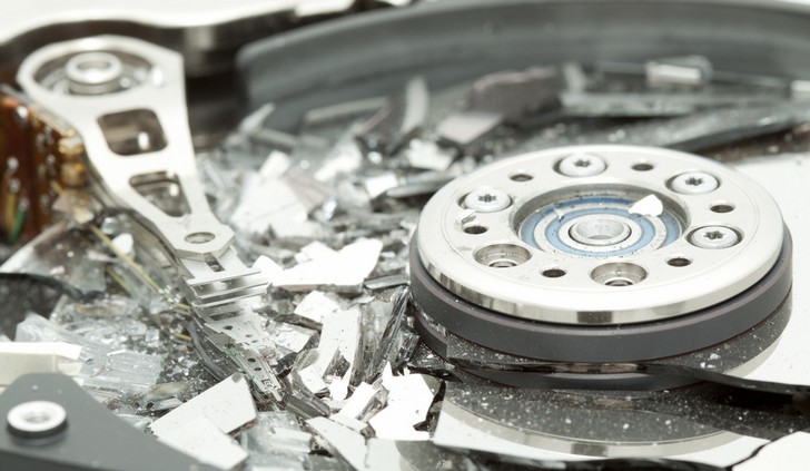 Autoridades destruyen hardware por USD 2,7 millones, en lugar de formatear dos discos duros