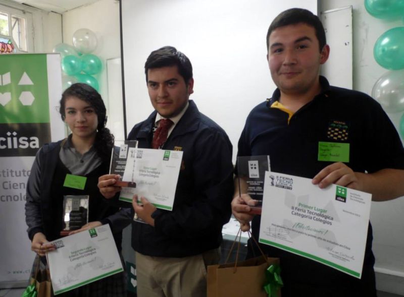 Jóvenes de educación media y de institutos profesionales detectan necesidades en Feria Tecnológica de CIISA