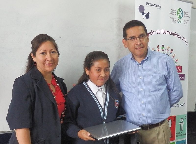 Toshiba premia a niños ganadores de la Campaña Alrededor de Iberoamérica 2013