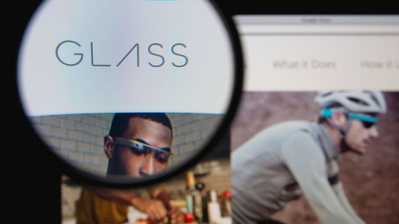 Nueva patente de Samsung revela dispositivo parecido a Google Glass, con audífono