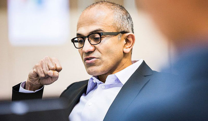 Satya_Nadella_b_800px