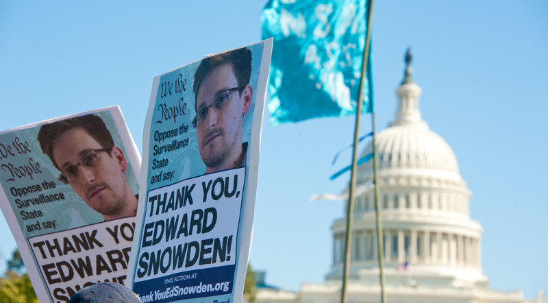 Ministro de Justicia de Alemania recomienda a Snowden regresar a EE.UU. al vencerse su asilo en Rusia