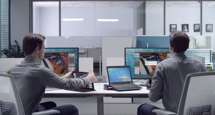 Dos ejecutivos clonados realizan procesos a velocidad distinta - uno de ellos utiliza tecnologías inalámbricas, lo que acelera su labor