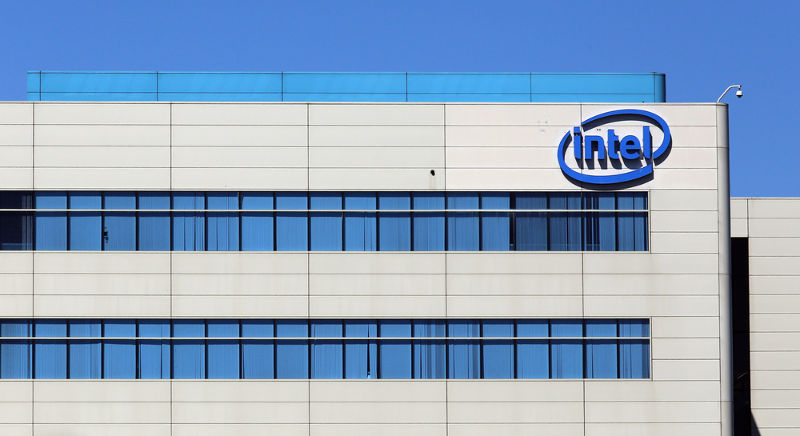 Frontis edificio de Intel en Santa Clara, California, EEUU.