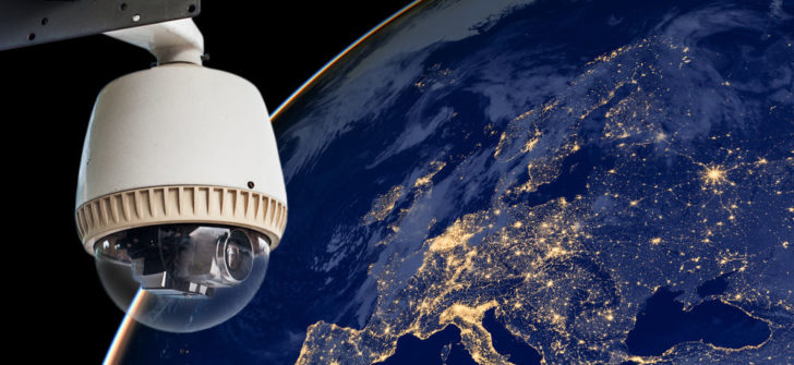 espionaje gubernamental cámara circuito cerrado en el espacio