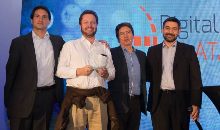 Entrega del premio DigitalBank Latam Colombia