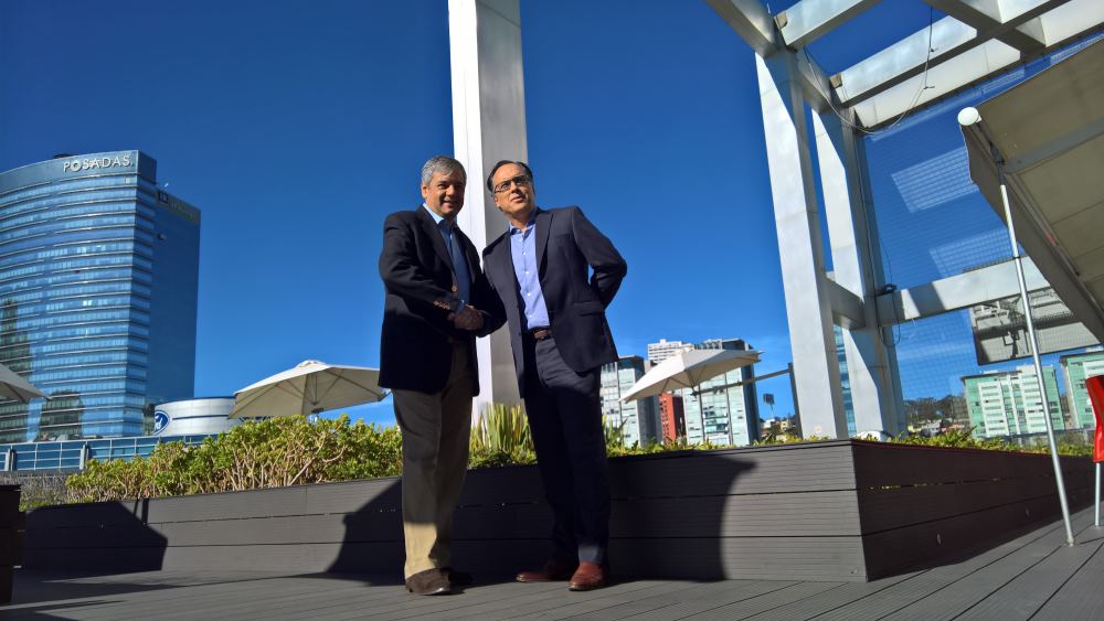 Jorge Silva General Manager de Microsoft Mexico con Jose Luis Sanchez, Country Manager de Red Hat Mexico_1000px