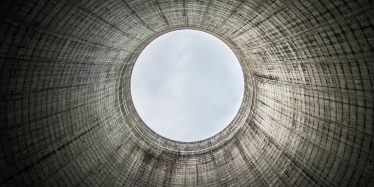 Planta de energia nuclear por Dave Sizer