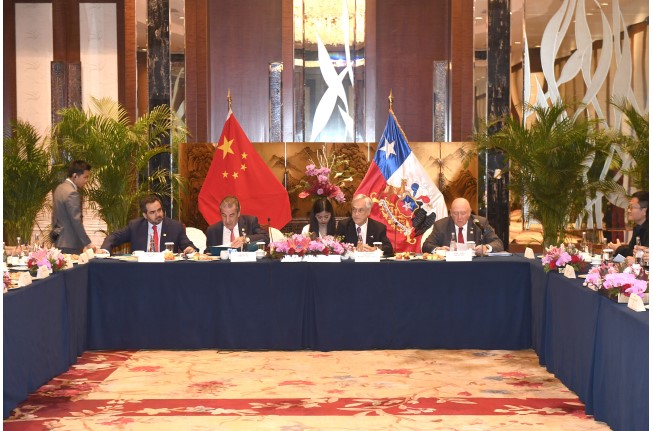El presidente chileno Sebastián Piñera se reunió con el presidente de Huawei, Liang Hua