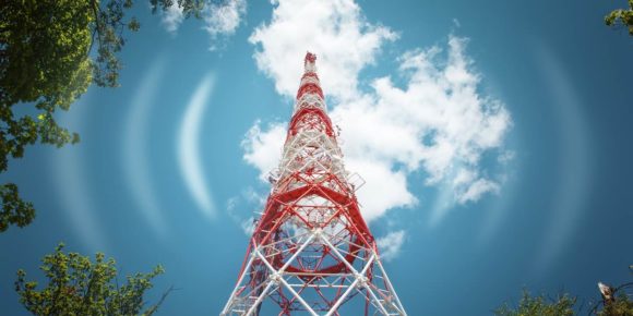 Mástil redes de telefonía móvil