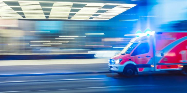 ambulancia camilo jimenez unsplash