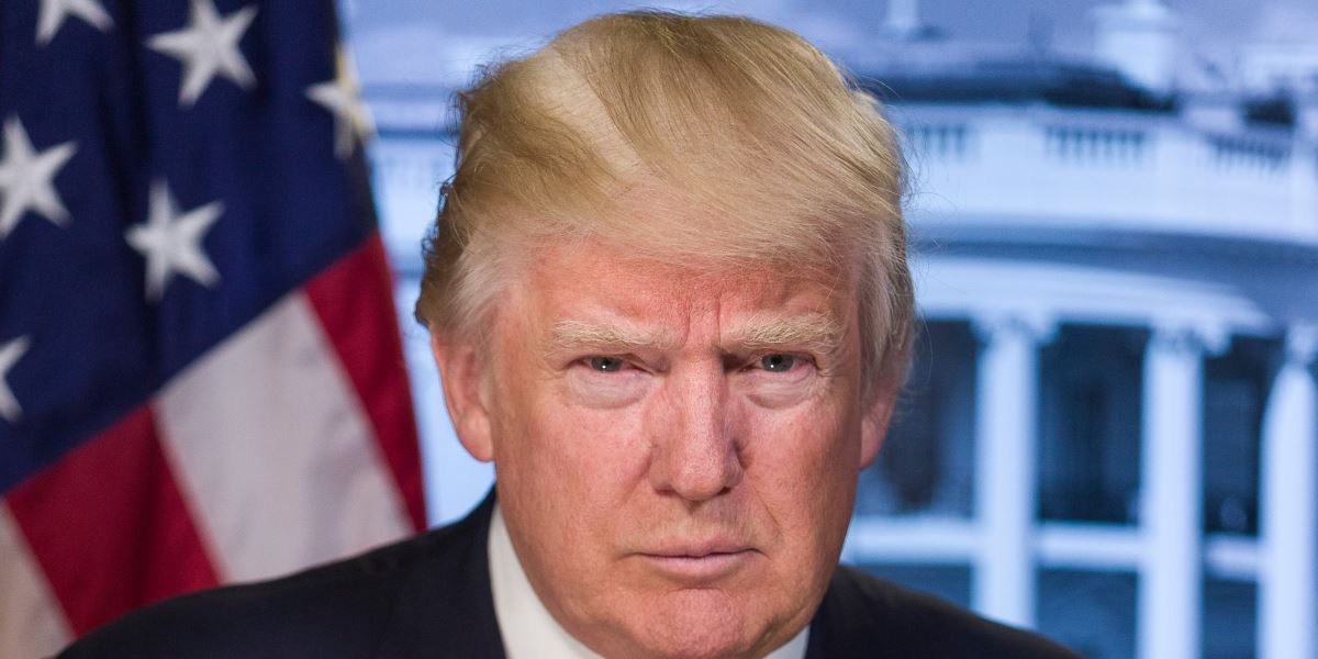Trump amenaza a Twitter por advertencia de “fact-check”