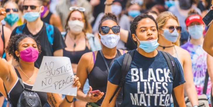 black lives matter por julian van via unsplash